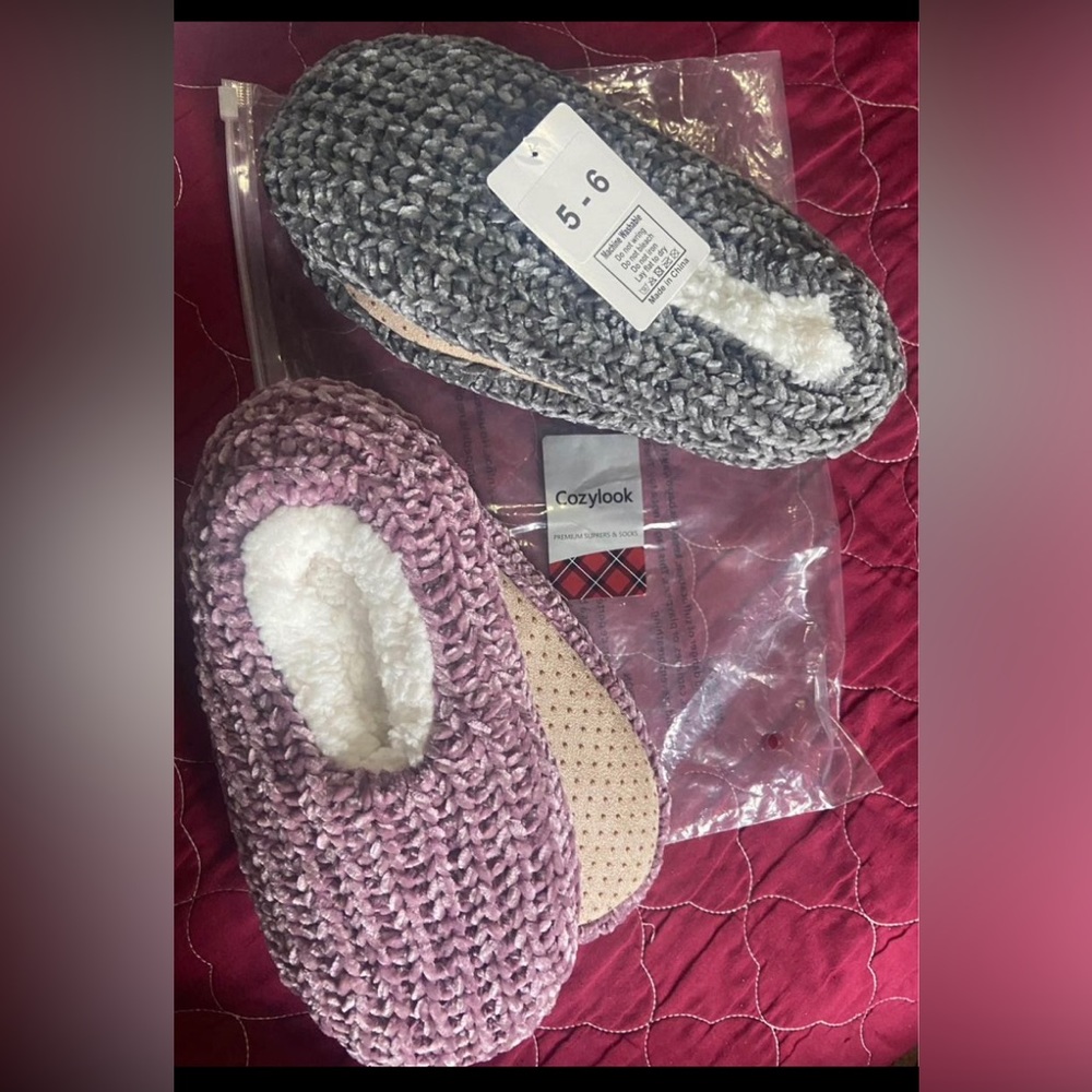 Cozylook slippers, 2 pairs, size 5-6